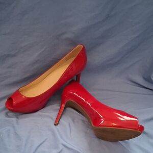 Liz Claiborne Vibrant Red Peep-Toe Heels